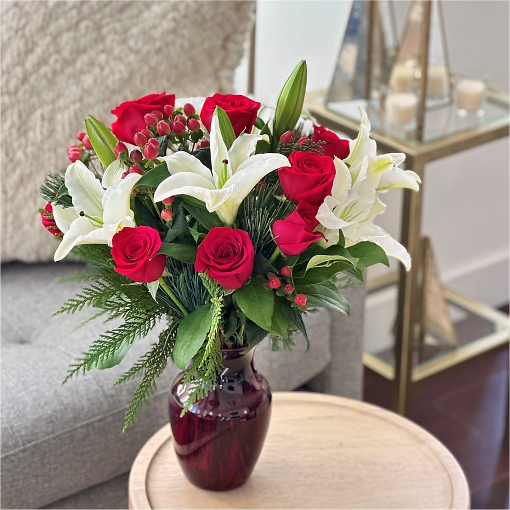 Evergreen Delight Bouquet – Flowers By Willie, Marshall TX