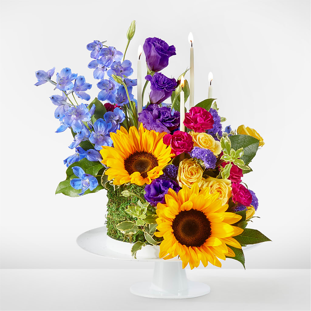 Star of the Day Floral Cake – Flowers By Willie, Marshall TX