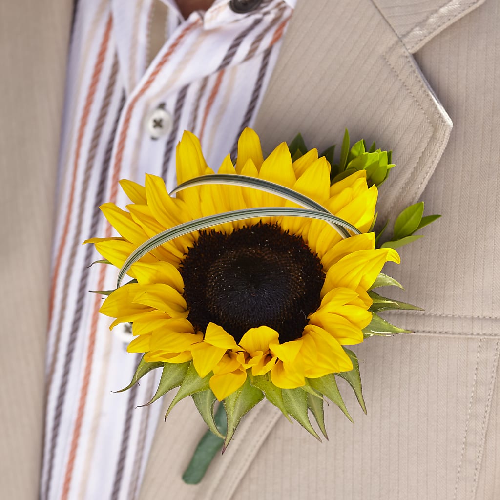 Free Spirit Boutonniere – Flowers By Willie, Marshall TX