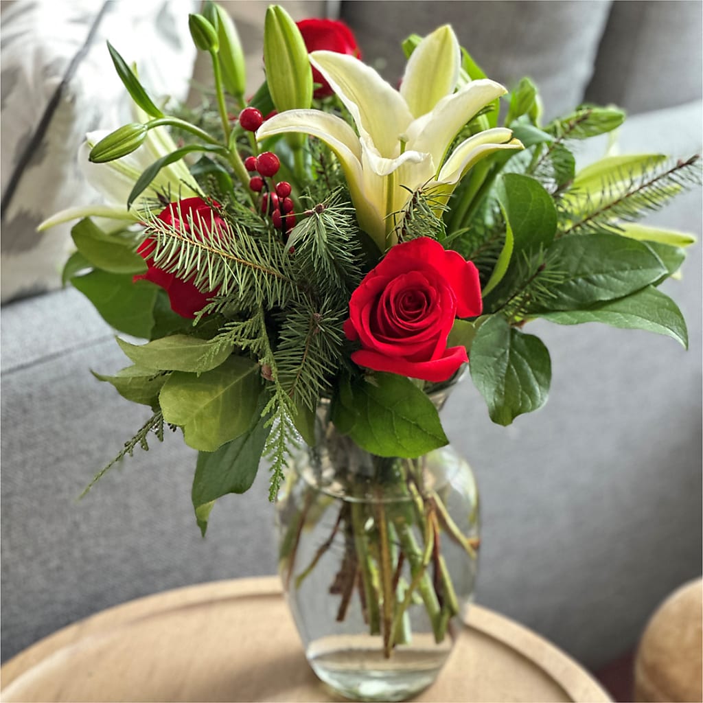 Sparkling Snowflakes Bouquet –  Flowers By Willie, Marshall TX