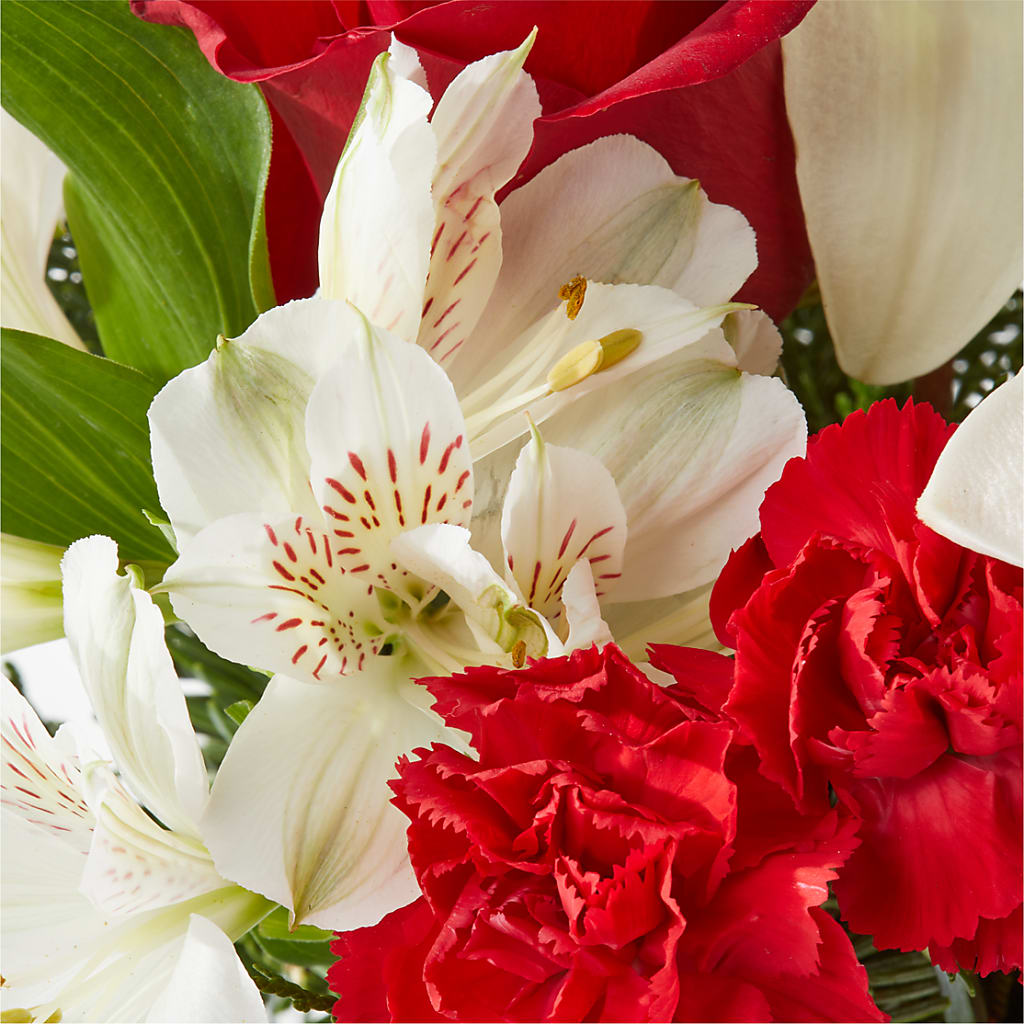 Holiday Season Bouquet –  Flowers By Willie, Marshall TX