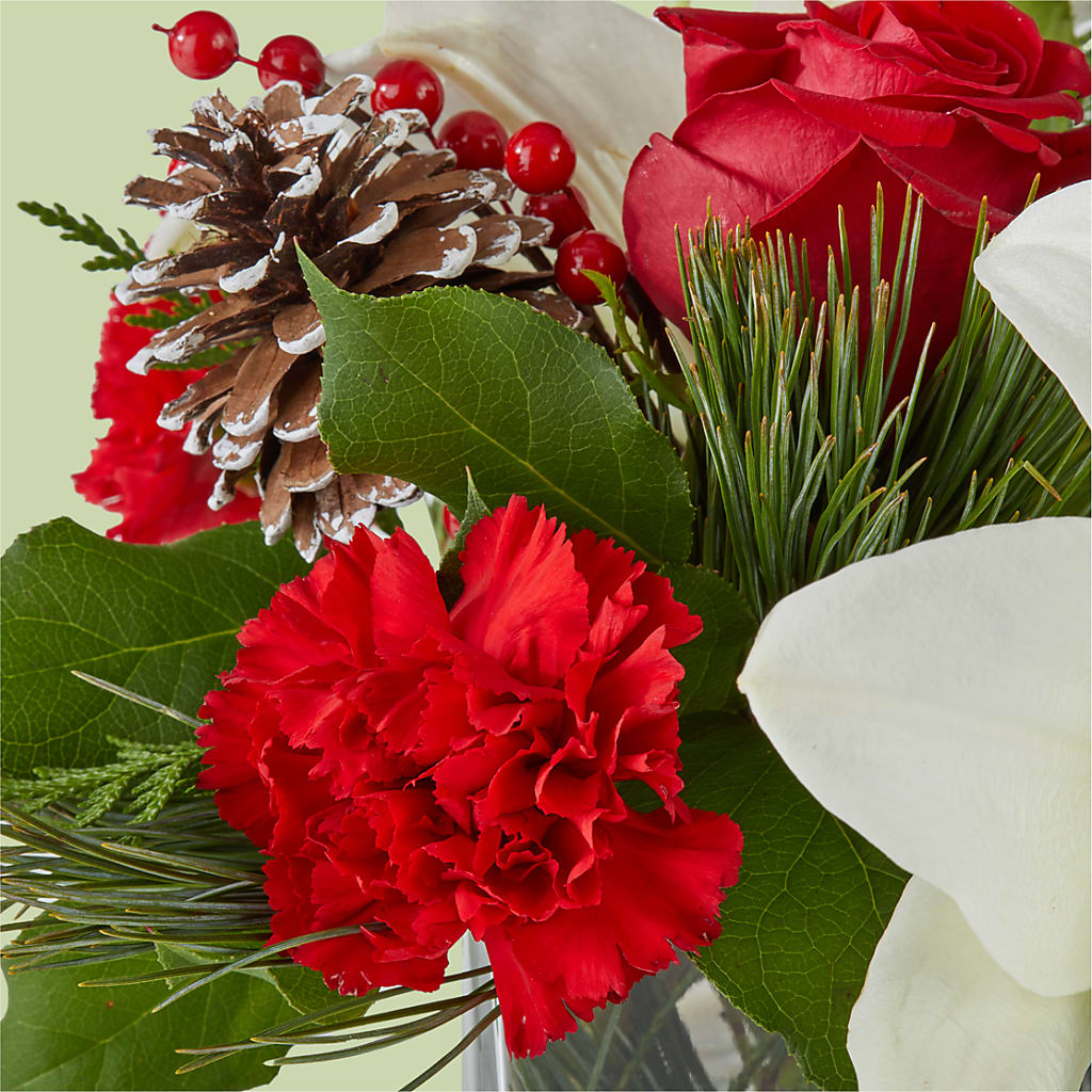 Glistening Icicles Bouquet –  Flowers By Willie, Marshall TX