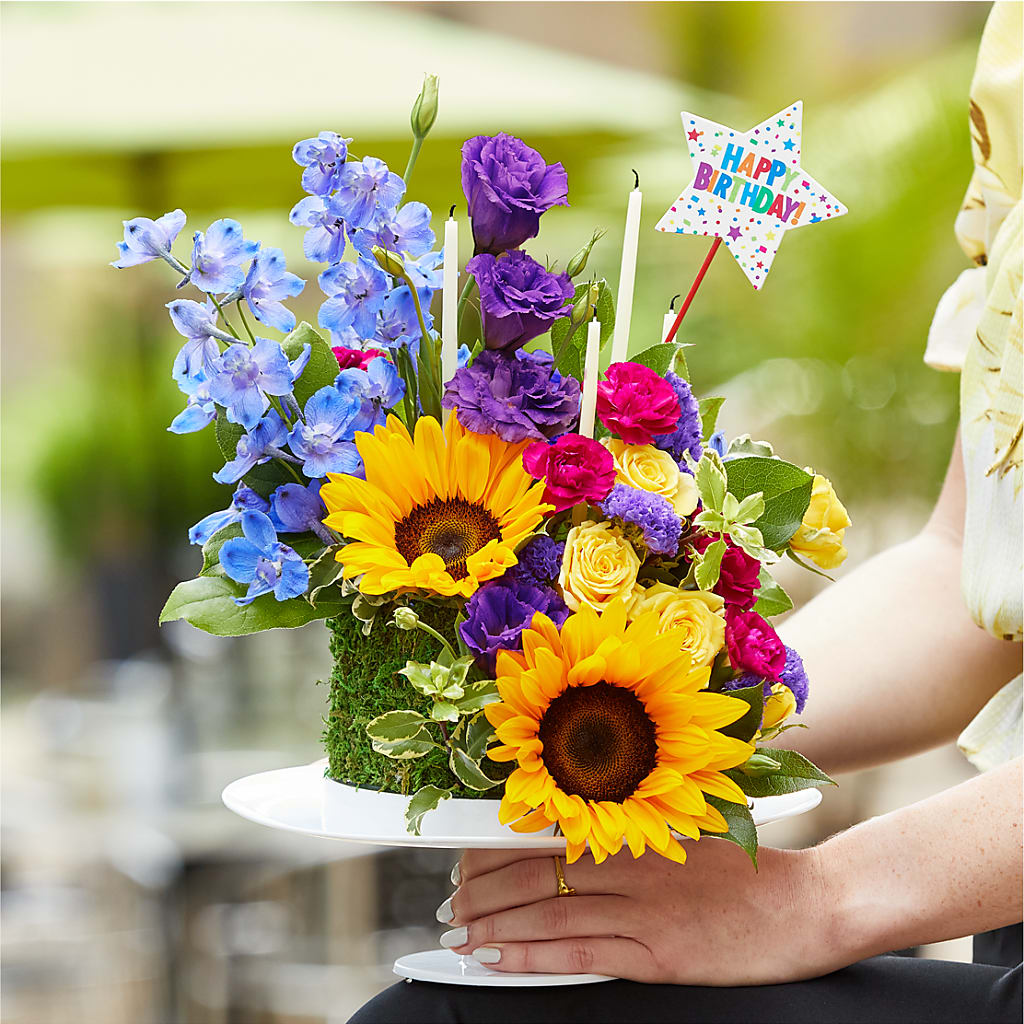 Star of the Day Floral Cake –  Flowers By Willie, Marshall TX